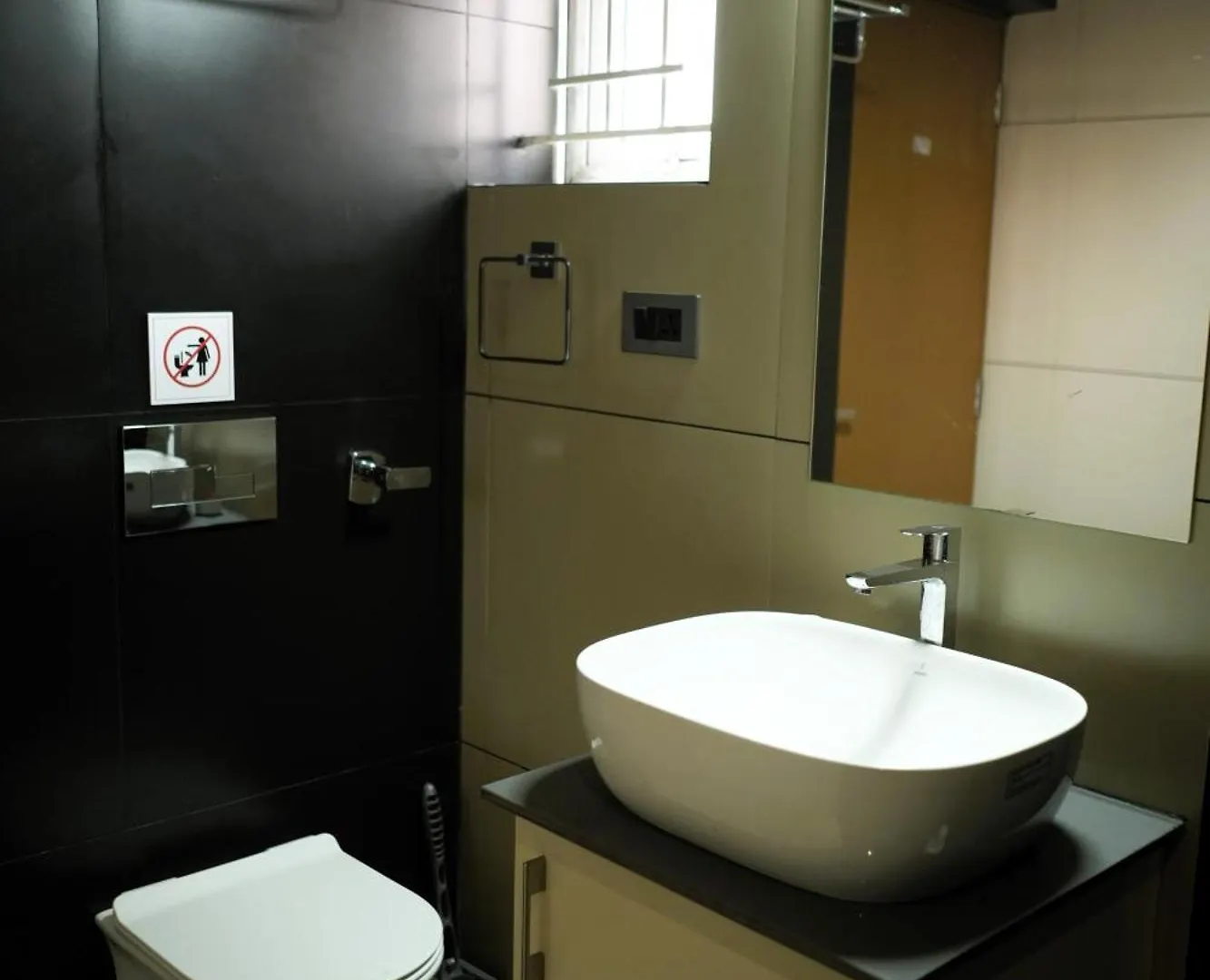 Casa Blu Villa And Event Space 팔라카드 홈스테이